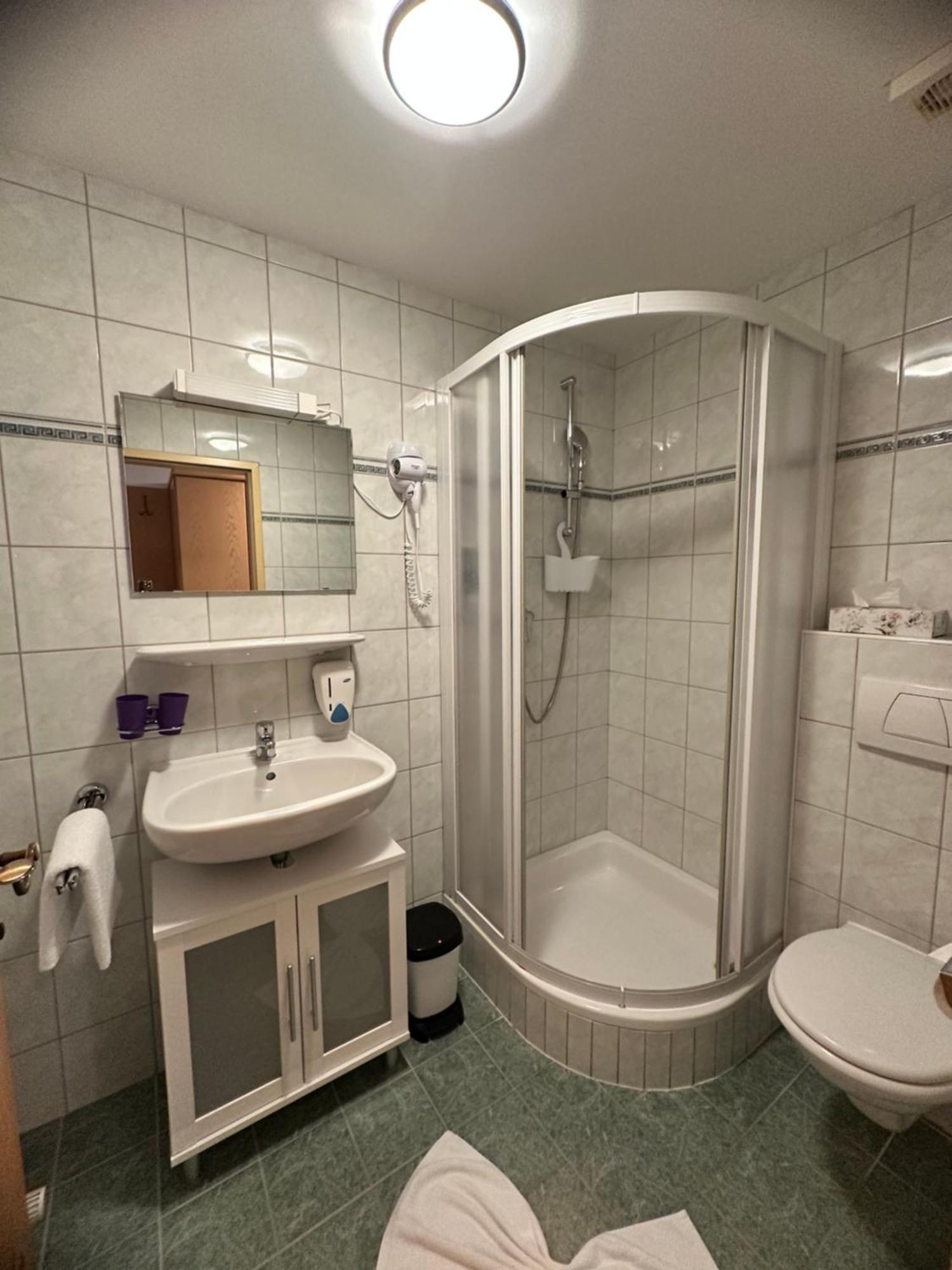 Goldener Adler Bed & Breakfast *